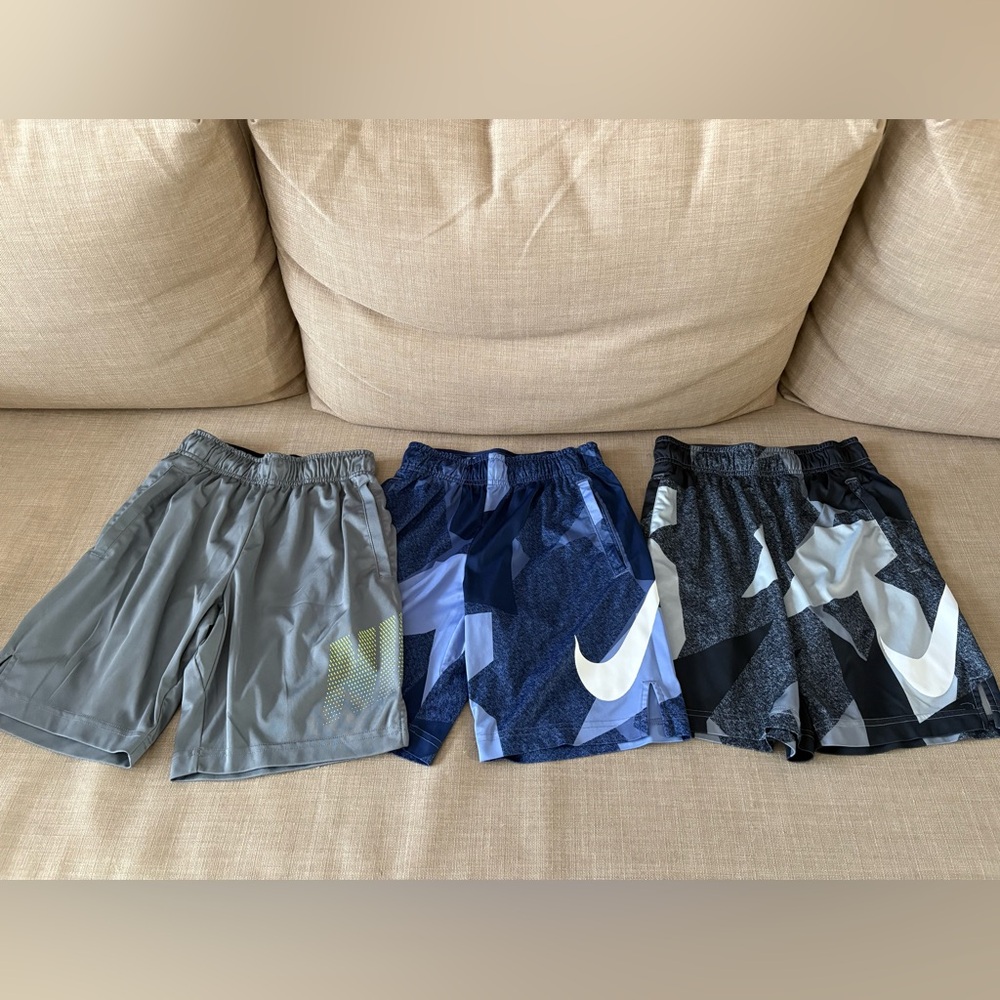 Nike boys dri-fit short pants set